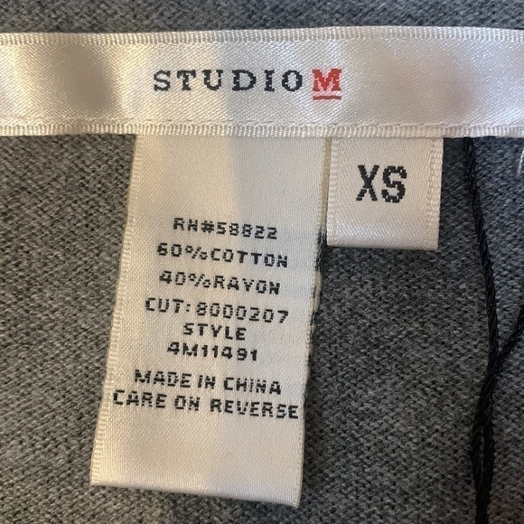 STUDIO M Women’s Pin-tuck Sleeve Gray Knit Long Sweater - Picture 8 of 9